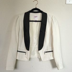 Cream blazer with black details